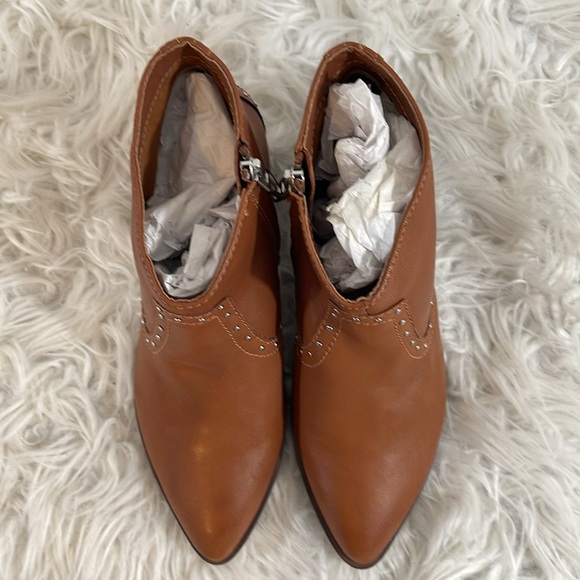 DOLCE VITA Tobin Studded Leather Bootie Brown Side Zip Size 6 NEW - Picture 3 of 16